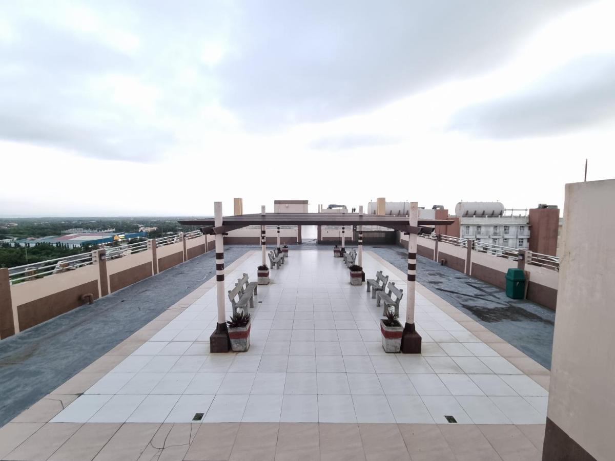 4 Pax Tagaytay Prime Staycation Wifi Netflix And Light Cooking Free Viewdeck タガイタイ エクステリア 写真